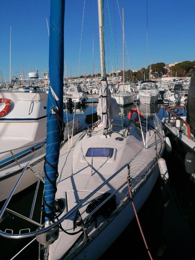 Voilier de charme à quai Saint-Raphael (Var) Exterior foto